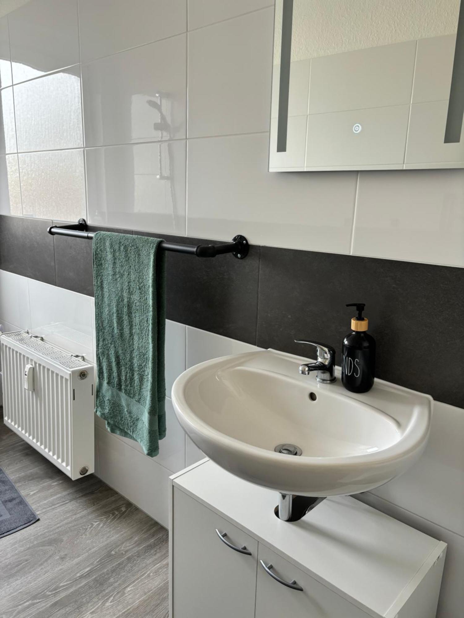 Gemuetliches Innenstadtnest, Zentrale Lage, 88Qm, Kostenfreier Parkplatz, Fuer Bis Zu 6 Personen 콧부스 외부 사진